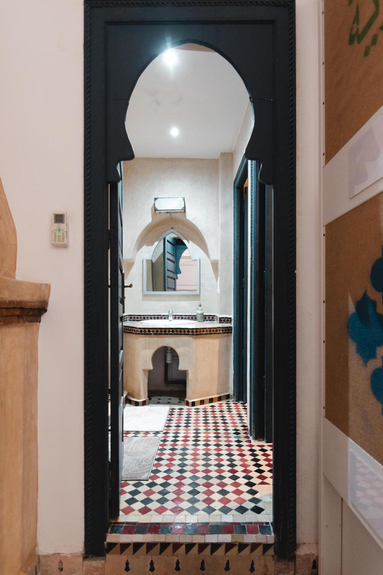 The Central House Marrakech Medina Маракеш Екстериор снимка